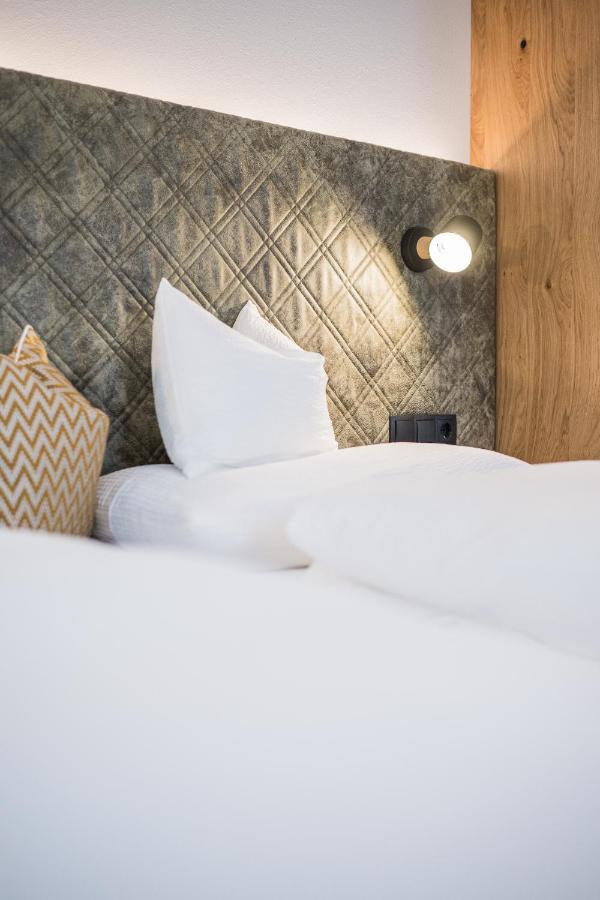Gasthof Albergo Dolomiten Braies  Ngoại thất bức ảnh