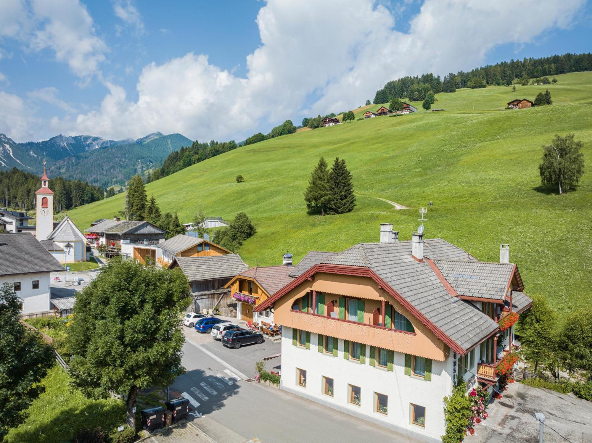 Gasthof Albergo Dolomiten Braies  Ngoại thất bức ảnh