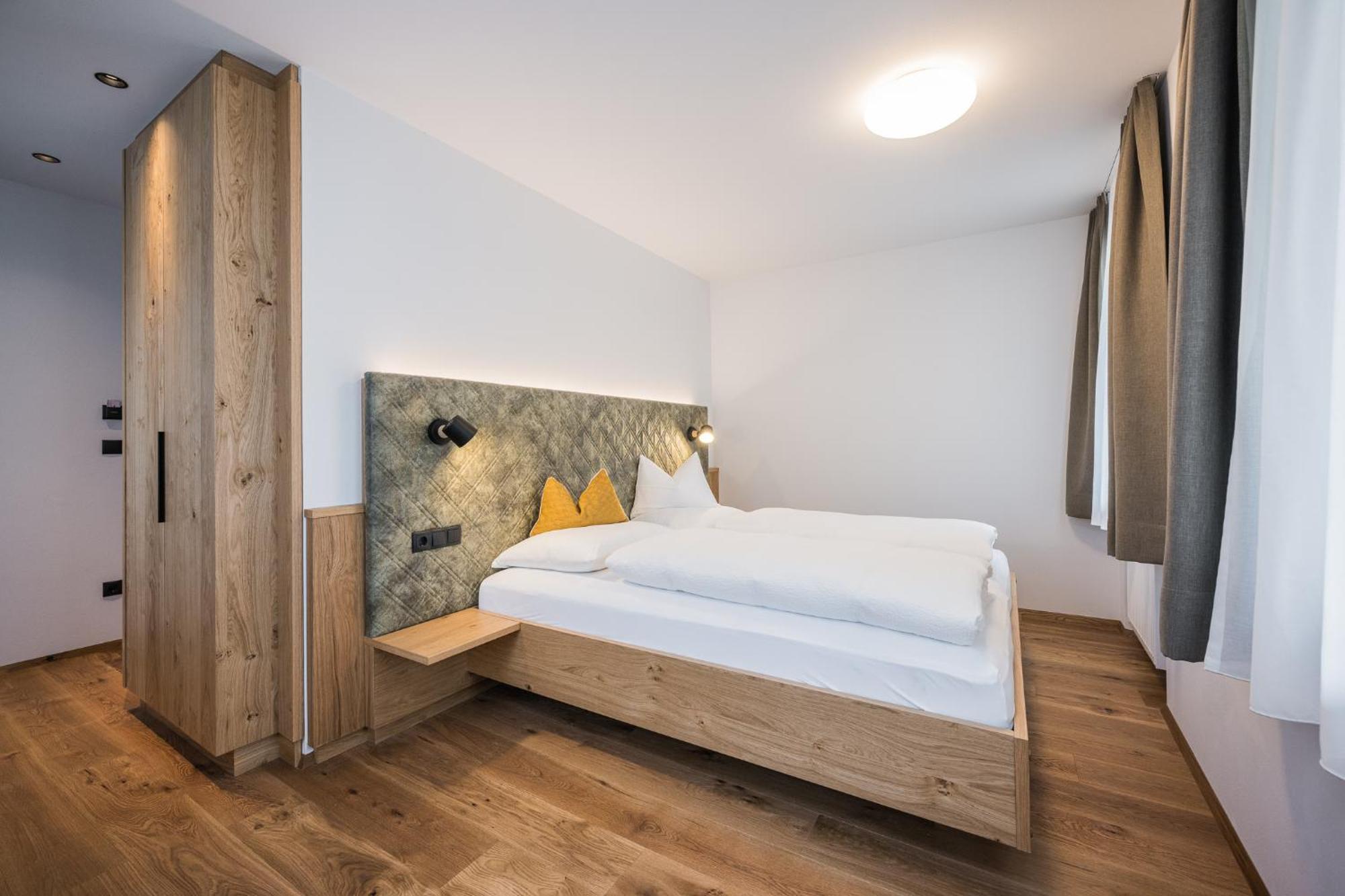 Gasthof Albergo Dolomiten Braies  Ngoại thất bức ảnh