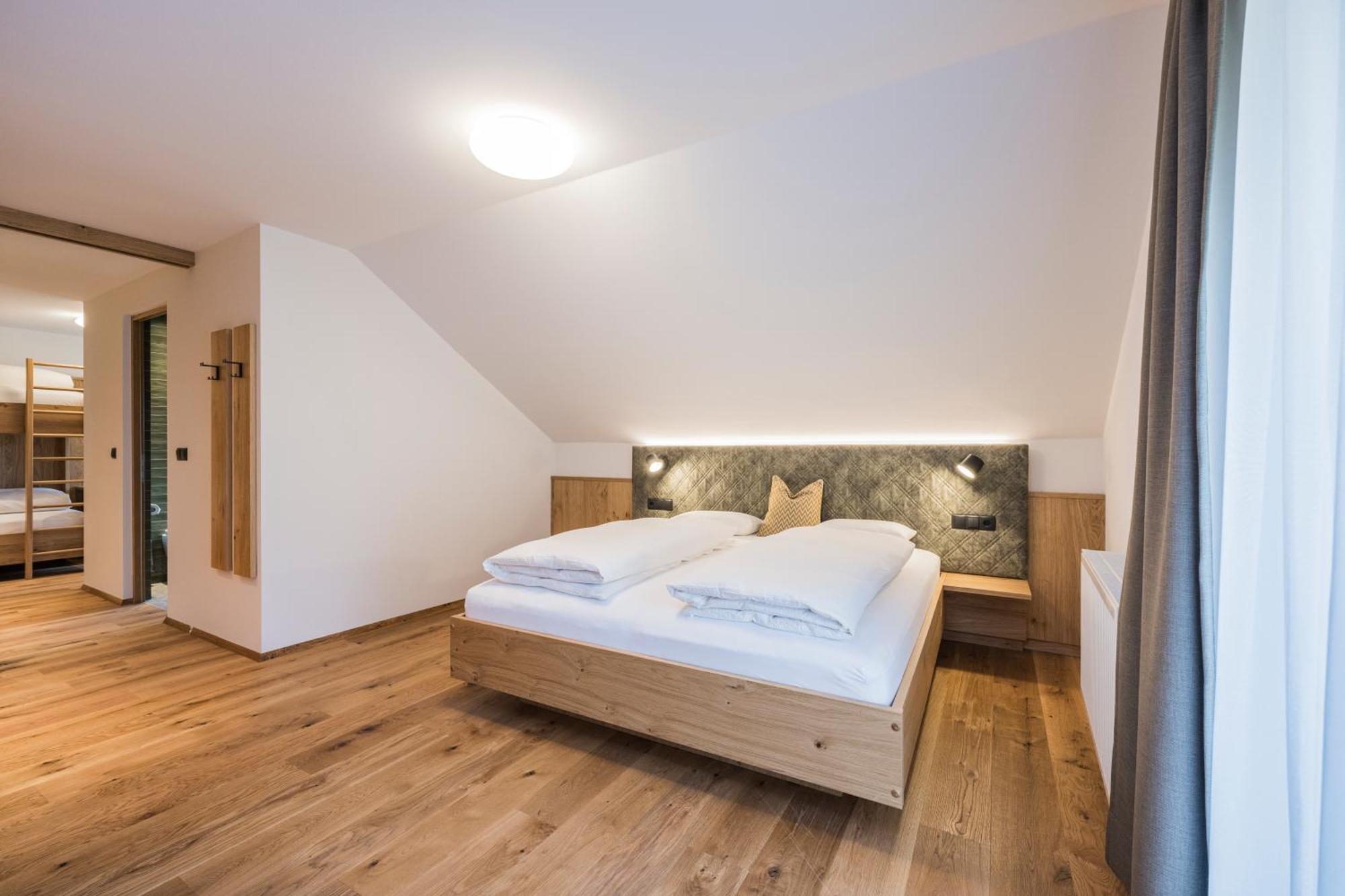 Gasthof Albergo Dolomiten Braies  Ngoại thất bức ảnh