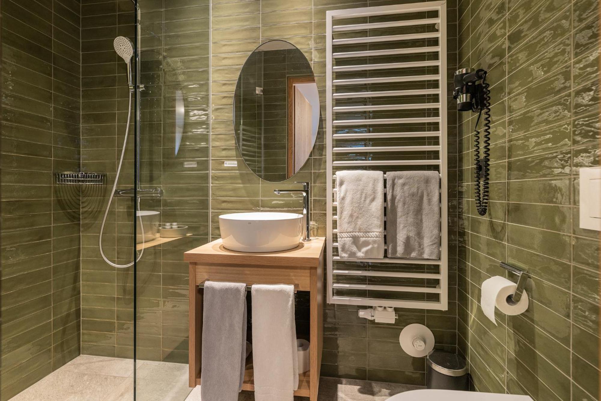 Gasthof Albergo Dolomiten Braies  Ngoại thất bức ảnh